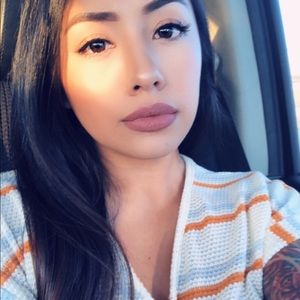 Meet your Posher, Monique